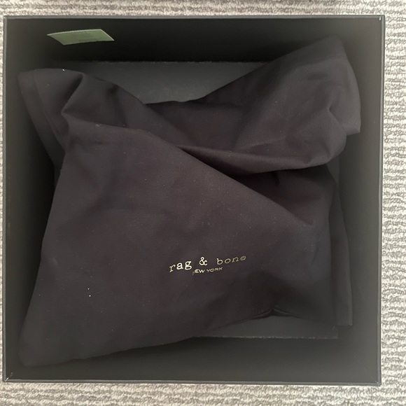 Rag & Bone Infinity Sling back heel.  New in box- never worn.
BLACK SIZE 39 - Picture 5 of 6